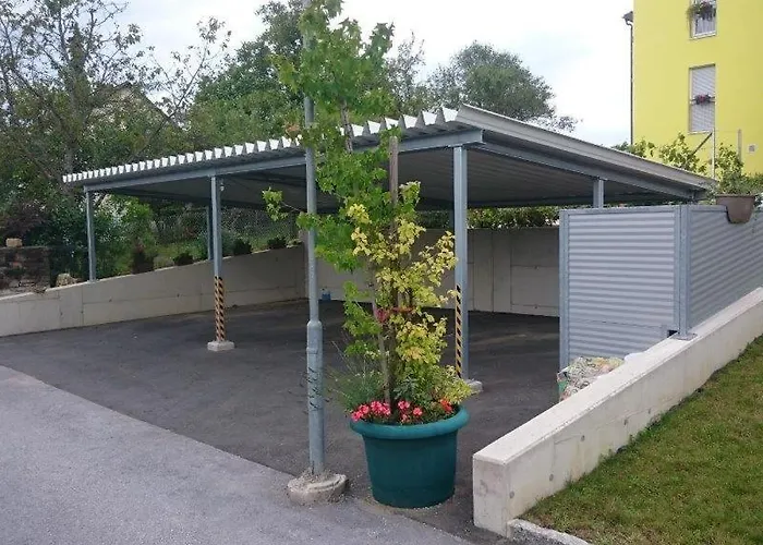 Schlossblick 2 Oder 5 *